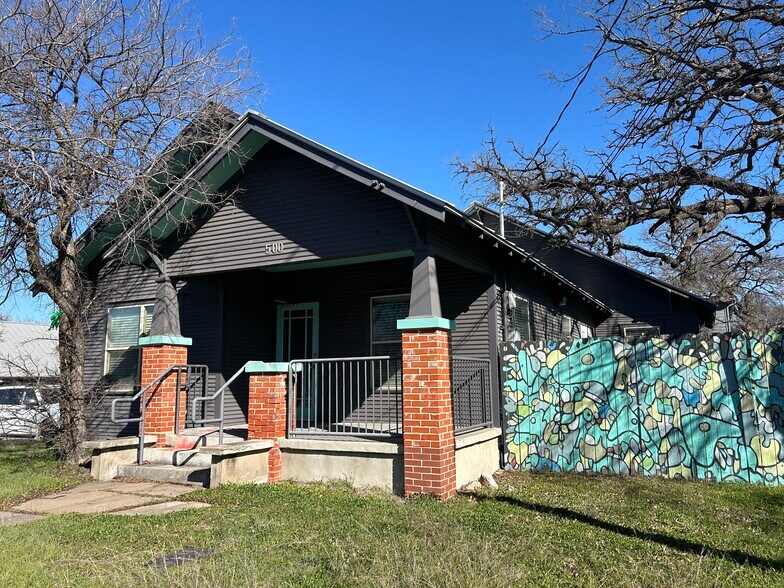More Photos Of 504 W 38th St, Austin Unknown For Lease
