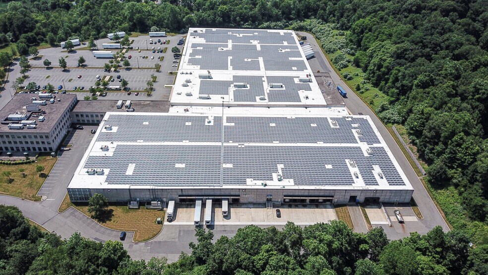 More Photos Of 350 Clark Dr, Mount Olive Warehouse For Lease