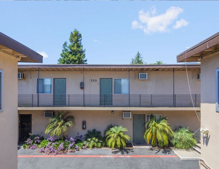 More Photos Of 729-733 W Foothill Blvd, Monrovia Apartments For Sale