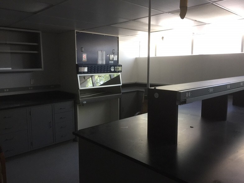 More Photos Of 1000 Lafayette St, Santa Clara General Retail For Lease