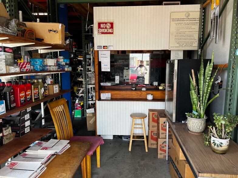 More Photos Of 11841 Washington Blvd, Whittier Auto Repair For Lease