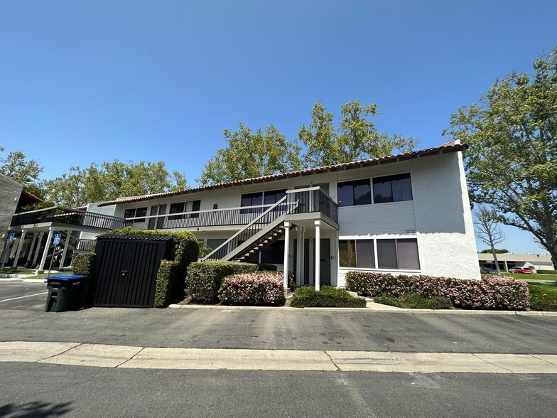 More Photos Of 1820 W Orangewood Ave, Orange Office For Lease