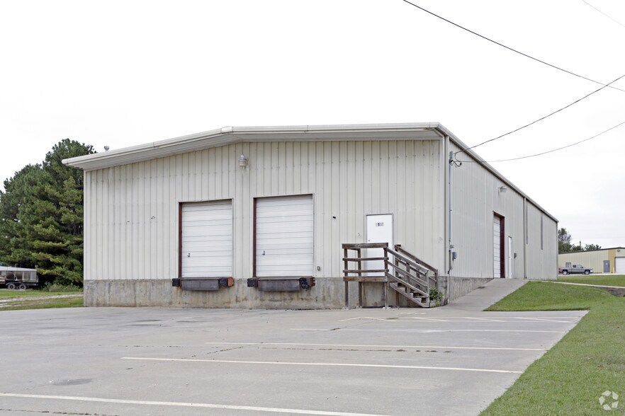 More Photos Of 1116 Wagon Wheel Rd, Springdale Industrial For Lease