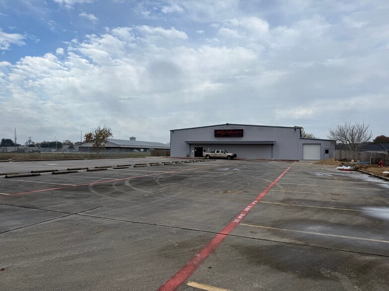 More Photos Of 951 Columbia Memorial Pky, Kemah Warehouse For Lease