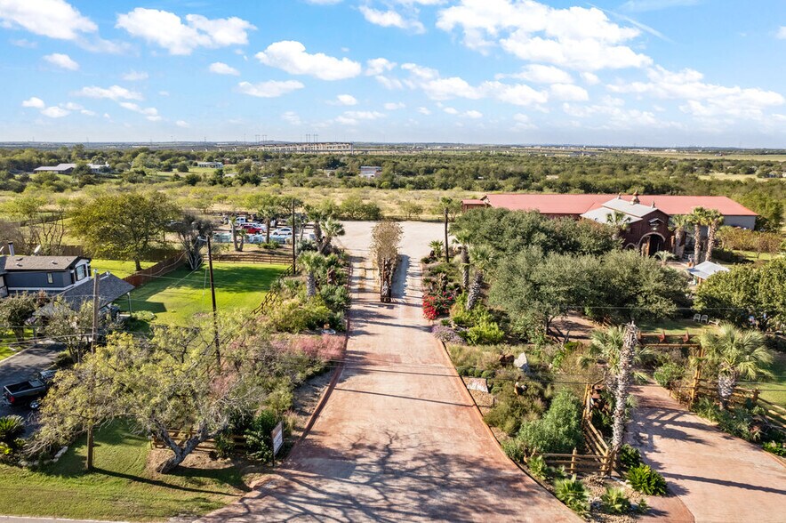 More Photos Of 11734 Schriber Rd, Buda Warehouse For Lease