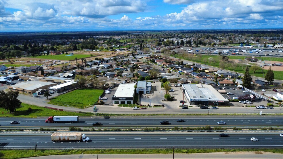 More Photos Of 604 Fairway Dr, Galt Carwash For Sale