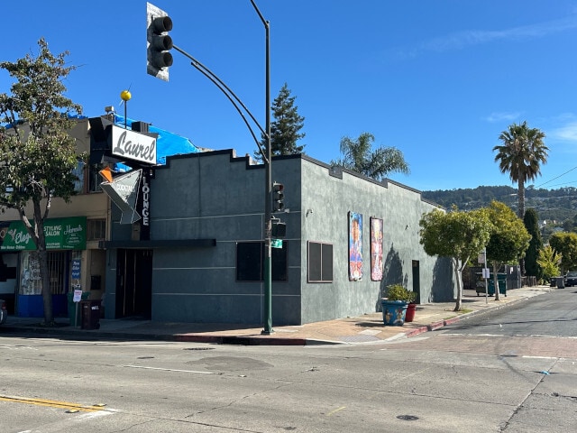 Primary Photo Of 3932 Macarthur Blvd, Oakland Bar For Sale