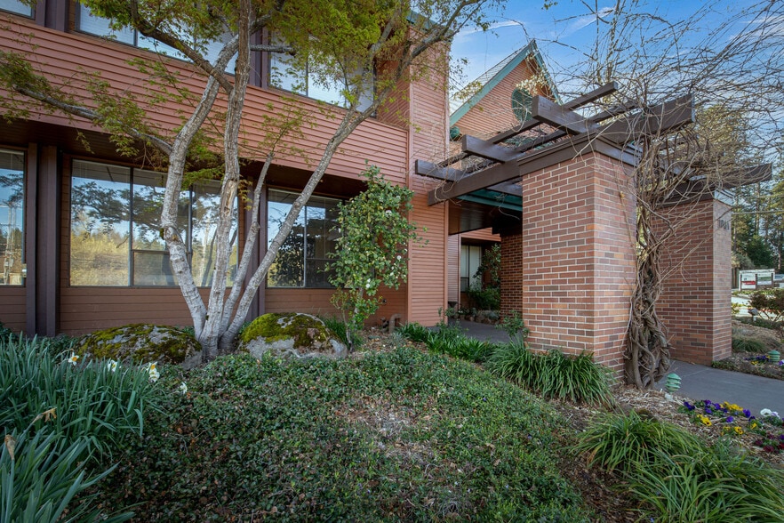 More Photos Of 1061 E Main St, Grass Valley Medical For Sale