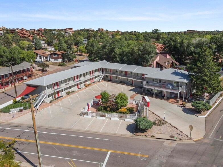 More Photos Of 56 El Paso Blvd, Manitou Springs Hotel For Sale