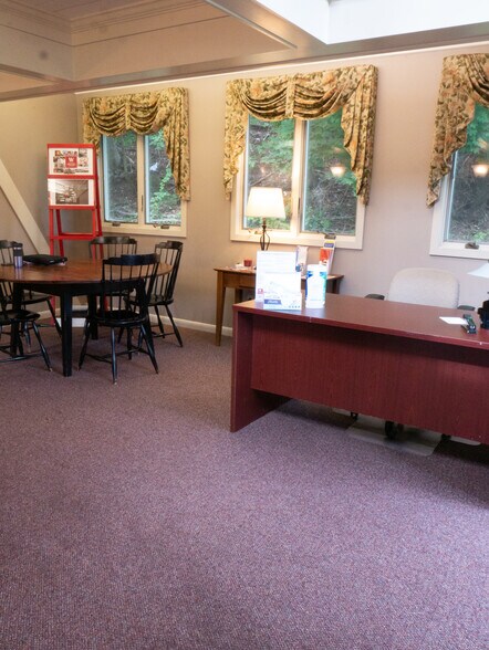 More Photos Of 109 W Main St, Clinton Township Medical For Lease