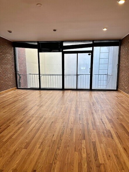 More Photos Of 254 Fifth Ave, New York Office For Lease