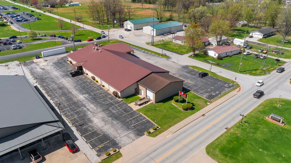 More Photos Of 1616 N Section St, Sullivan Sports And Entertainment For Sale