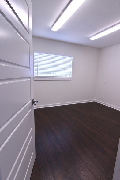 More Photos Of 910 E Cesar Chavez St, Austin Office For Lease