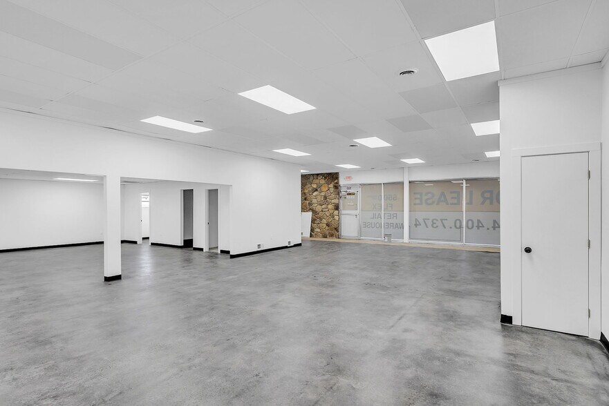 More Photos Of 1253 S Pleasantburg Dr, Greenville General Retail For Sale