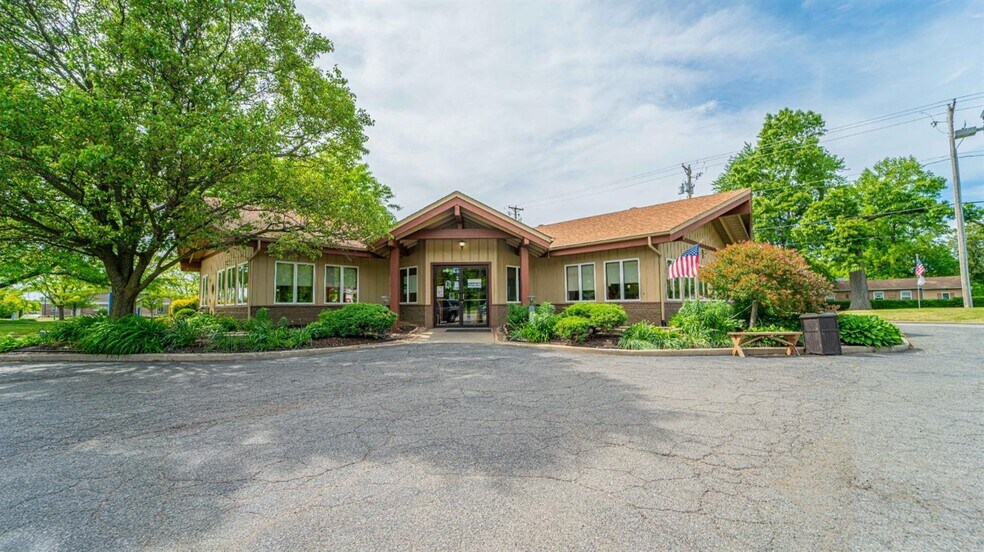 Primary Photo Of 475 Sand Creek Dr, Chesterton Restaurant For Sale