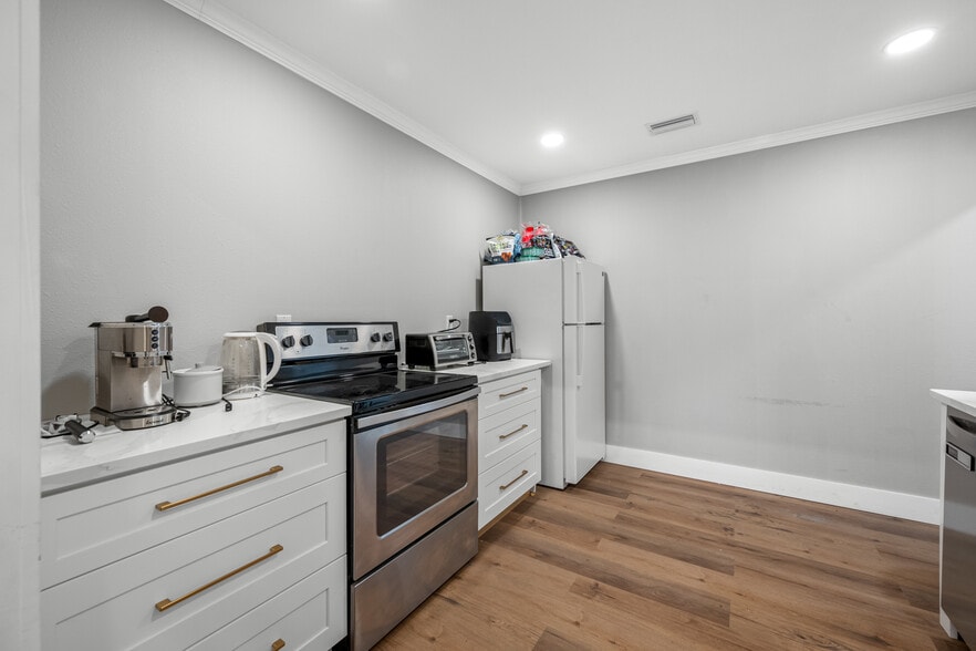 More Photos Of 620 Union St, Dunedin Manufacturing For Sale