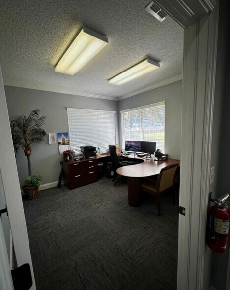 More Photos Of 11555 Central Pky, Jacksonville Office For Sale