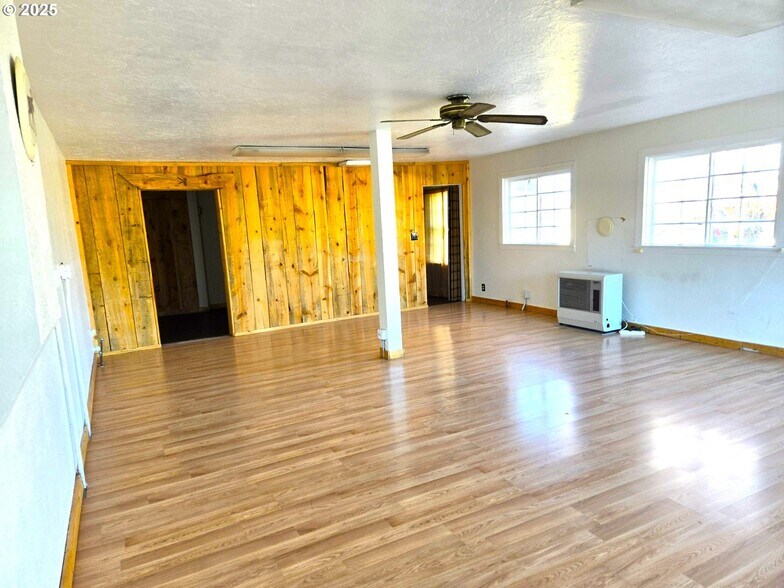 More Photos Of 110 US-395 Hwy, Long Creek Office For Sale