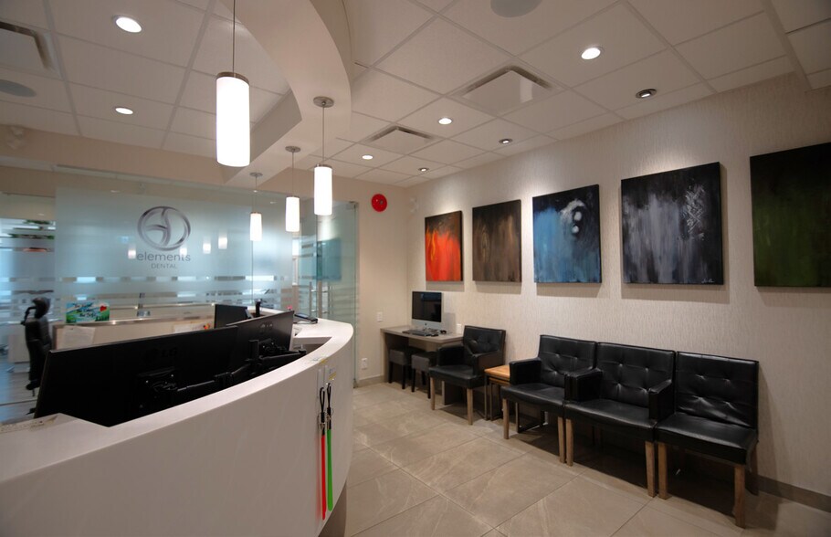More Photos Of 1625 Oak Bay Ave, Victoria Office For Sale