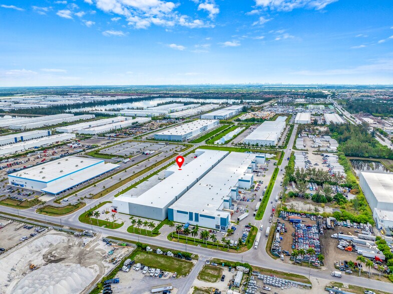 More Photos Of 14101 NW 112th Ave, Hialeah Gardens Warehouse For Lease