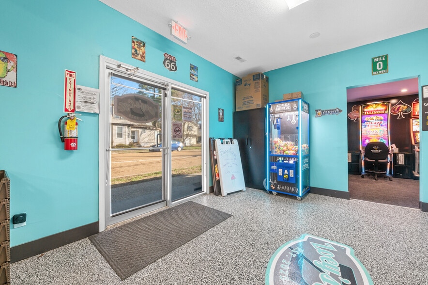 More Photos Of 213 E Market St, Troy Office For Sale