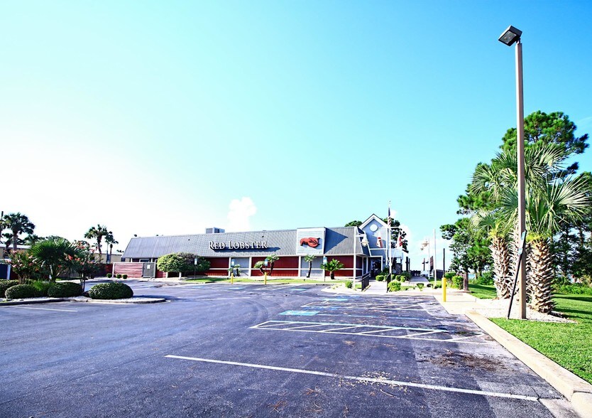 More Photos Of 326 Miracle Strip Pky SW, Fort Walton Beach Restaurant For Sale