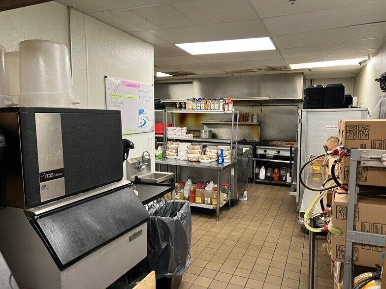 More Photos Of 2301 Crutchfield St, Chattanooga General Retail For Sale