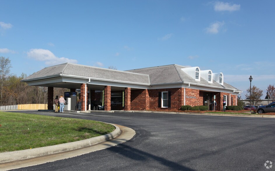 More Photos Of 2200 Westchester Dr, High Point Unknown For Lease