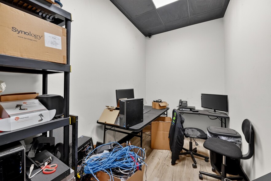 More Photos Of 297 Margaret King Ave, Ringwood Warehouse For Sale