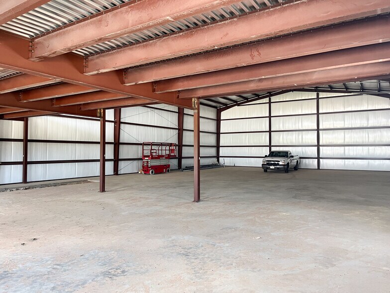 More Photos Of 4201 County 1765 rd, Lubbock Warehouse For Lease