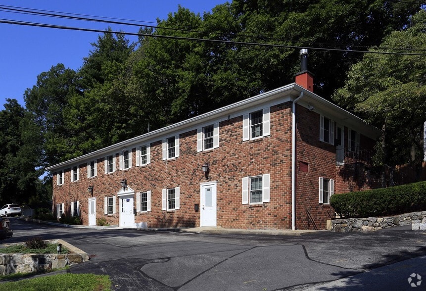 Primary Photo Of 160 N State Rd, Briarcliff Manor Village Medical For Lease