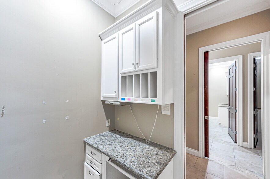 More Photos Of 607 Park Grove Dr, Katy Medical For Lease