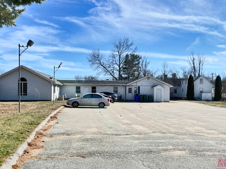 More Photos Of 107 Main St, Hebron Medical For Lease