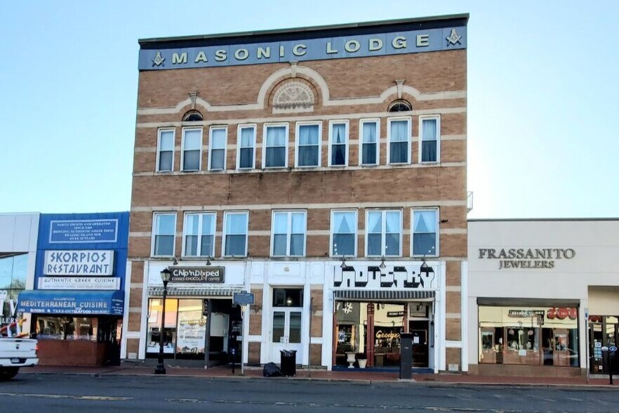 More Photos Of 342 New York Ave, Huntington Storefront For Lease