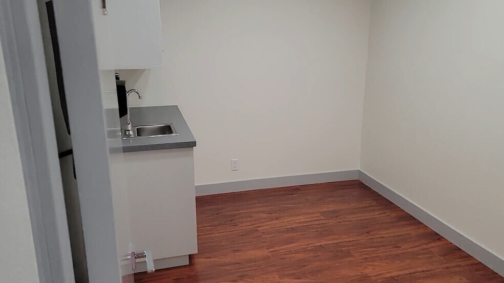 More Photos Of 3231 Waring Ct, Oceanside Medical For Lease