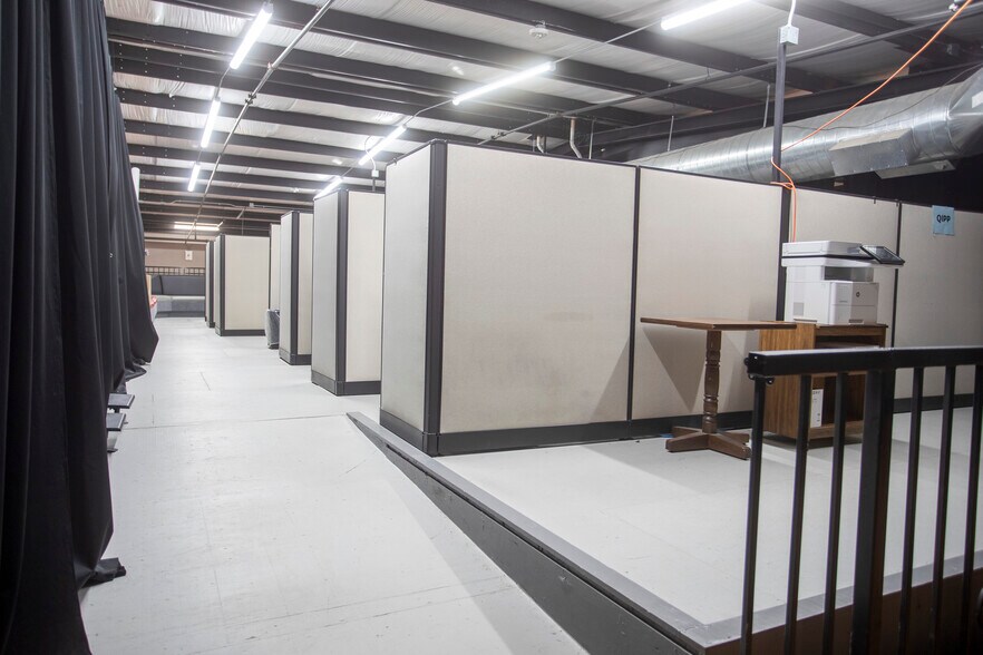 More Photos Of 25000 US 59 Rd, El Campo Flex For Sale