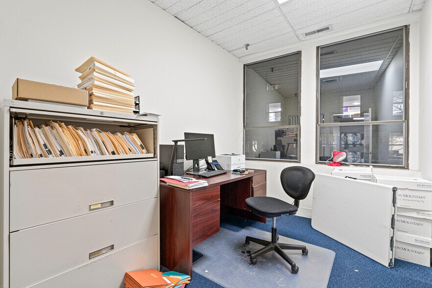 More Photos Of 21 Merchants Row, Boston Loft Creative Space For Sale