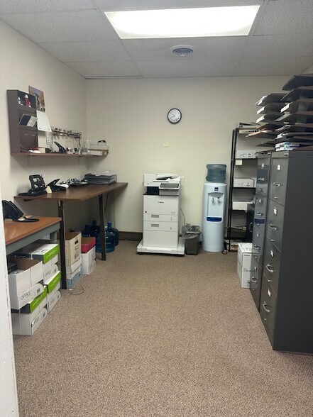 More Photos Of 118 W Locust St, Independence Office For Sale