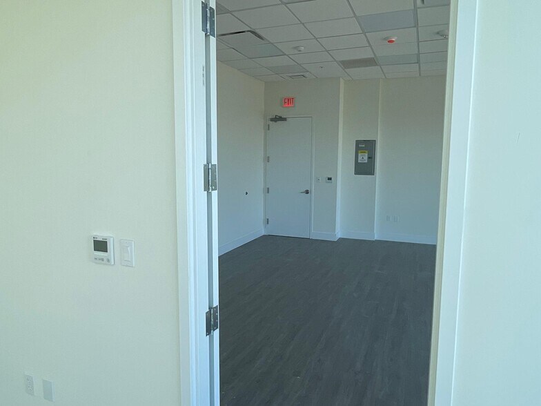 More Photos Of 21290 Biscayne, Aventura Office For Lease