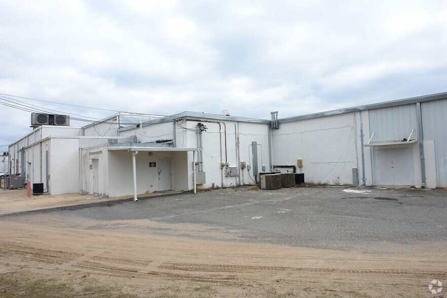 More Photos Of 6570 Caroline St, Milton Unknown For Lease