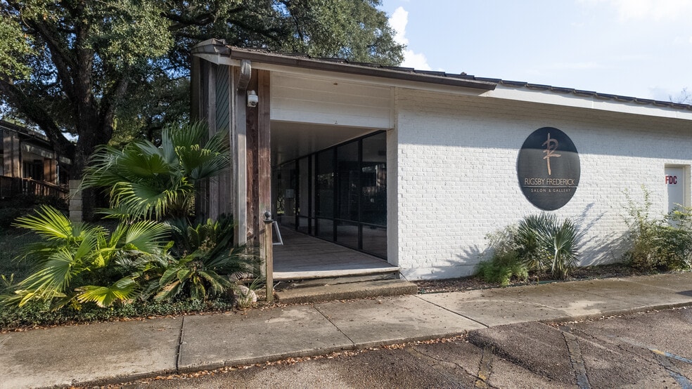 More Photos Of 7520 Perkins Rd, Baton Rouge General Retail For Sale