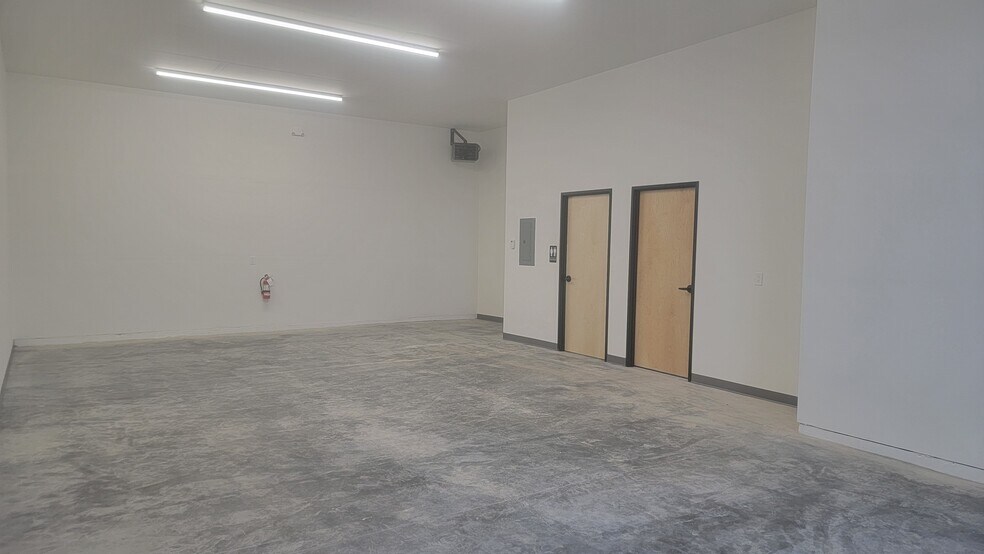 More Photos Of 21 Meridian Ct, Kalispell Light Distribution For Lease