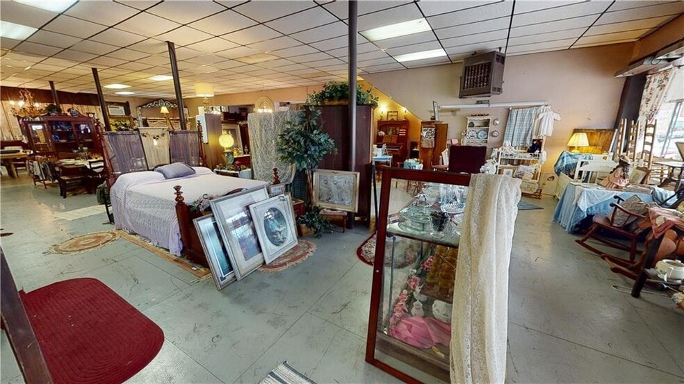 More Photos Of 116 N Illinois St, Chrisman Storefront Retail Residential For Sale