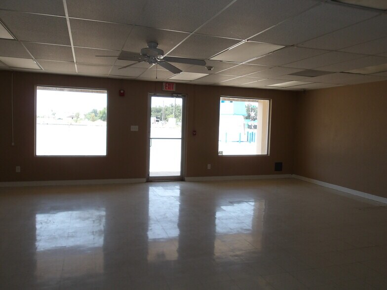 More Photos Of 503 W Business 83, Donna General Retail For Lease