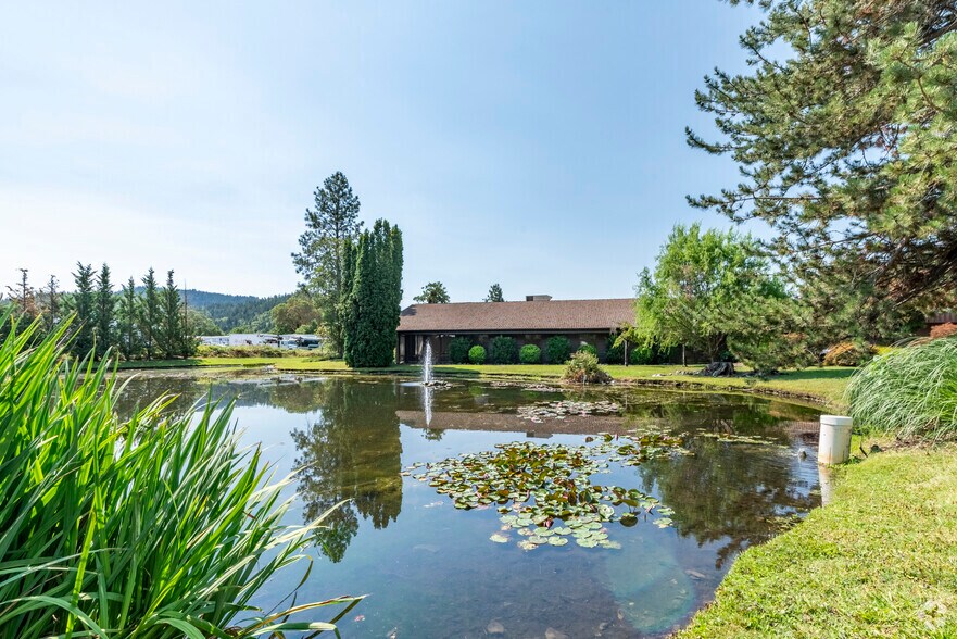 More Photos Of 481 California St, Grants Pass Industrial For Sale