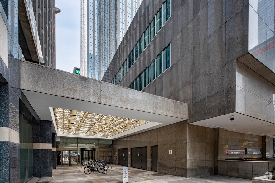 More Photos Of 130 King St W, Toronto Office For Lease