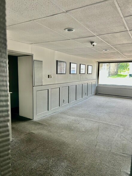 More Photos Of 136 Main St, Morris Restaurant For Lease