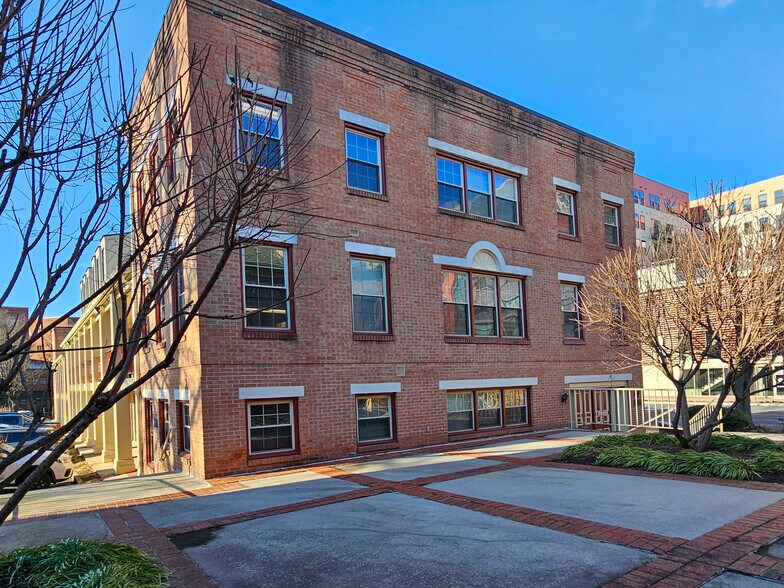 More Photos Of 100-122 E Broad St, Falls Church Office For Sale