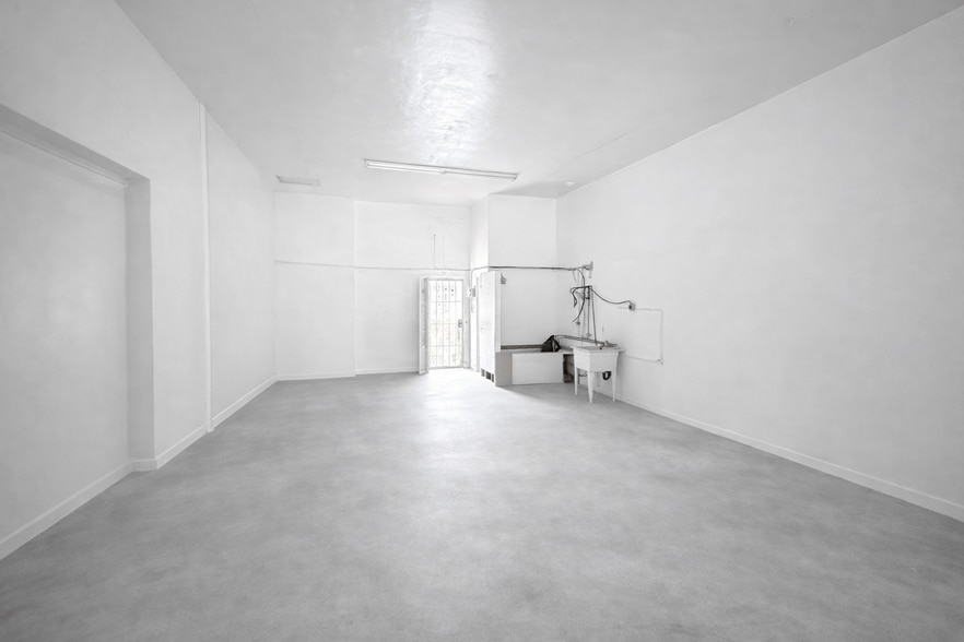 More Photos Of 2074 Santa Fe Ave, Long Beach General Retail For Lease