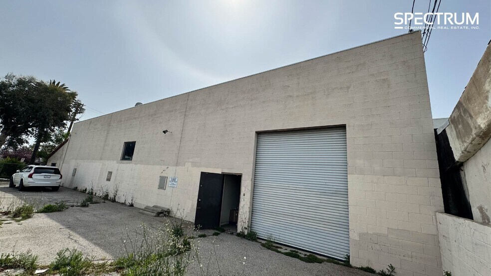 More Photos Of 16125 Cantlay St, Van Nuys Warehouse For Lease